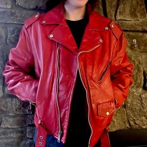 super cute vintage red leather jacket! Size M 4/6. Made in Pakistan.